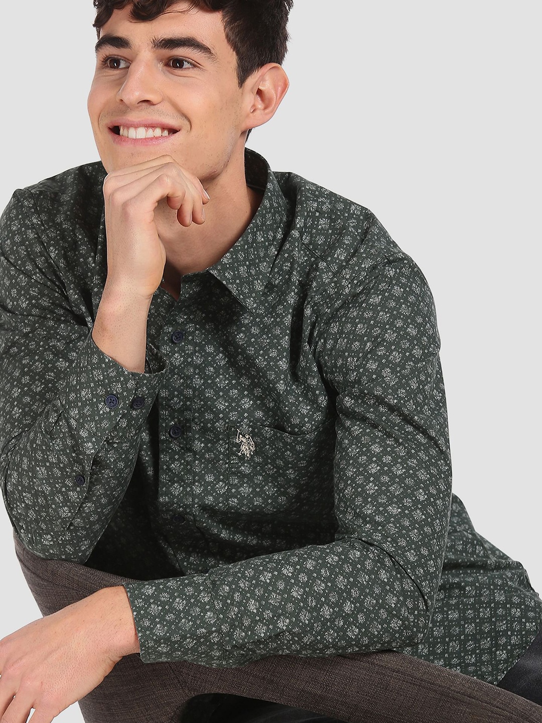 

U.S. Polo Assn. Men Olive Green & Off-White Pure Cotton Tailored Ethnic Print Casual Shirt