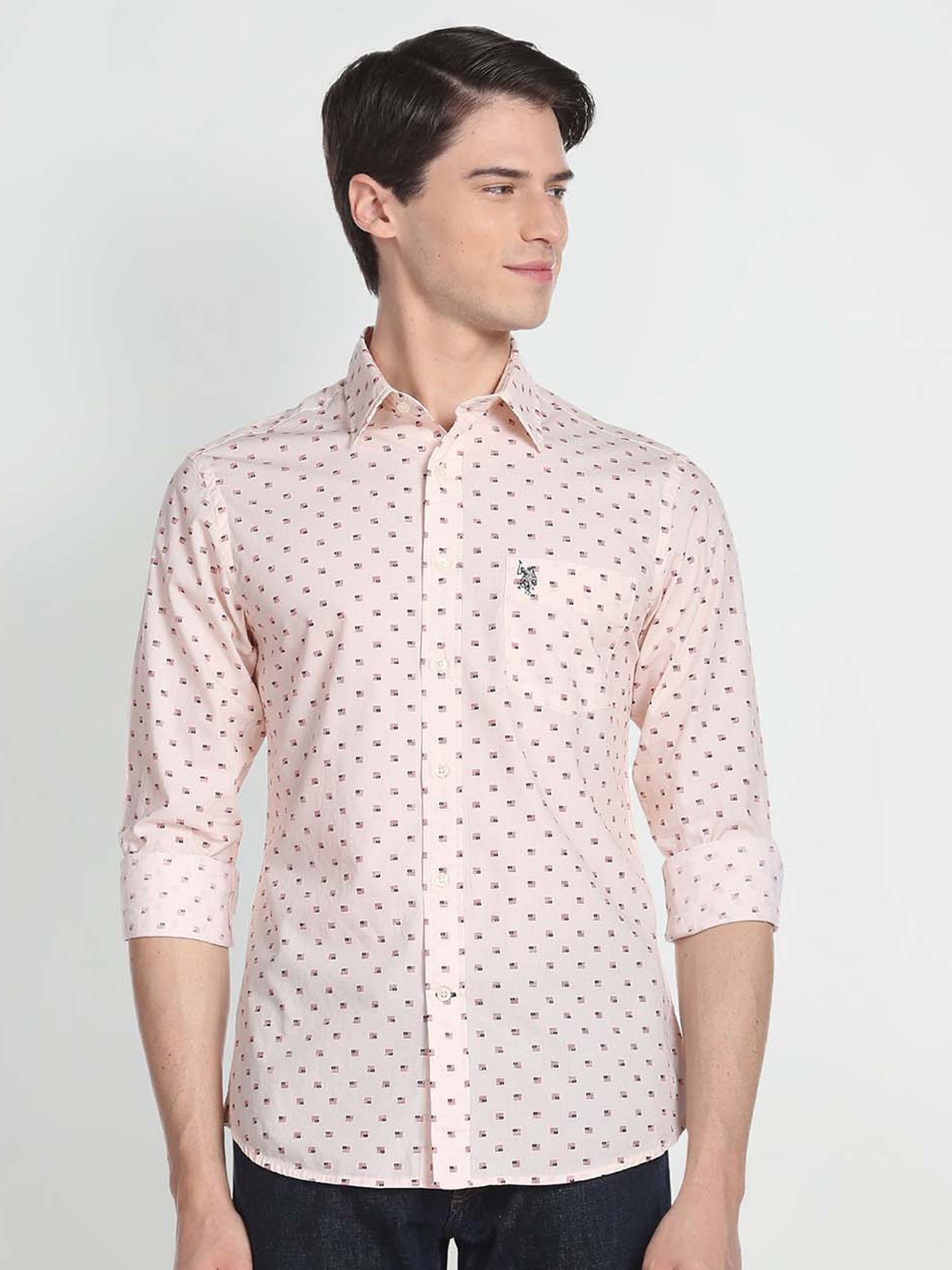 

U.S. Polo Assn. Men Beige & Red Tailored Fit Conversational Printed Casual Shirt