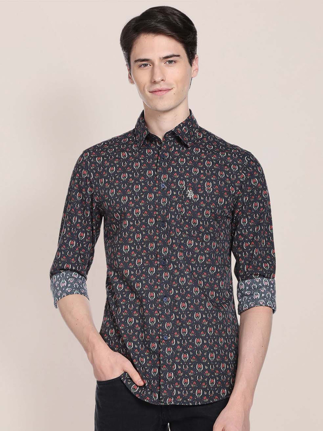 

U.S. Polo Assn. Men Navy & Maroon Pure Cotton Tailored Horseshoe Clover Print Casual Shirt, Navy blue
