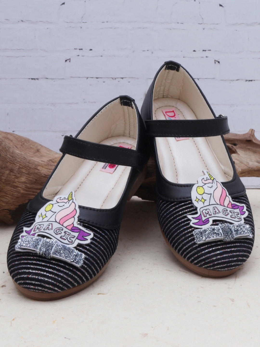 

DChica Girls Black Striped Ballerinas