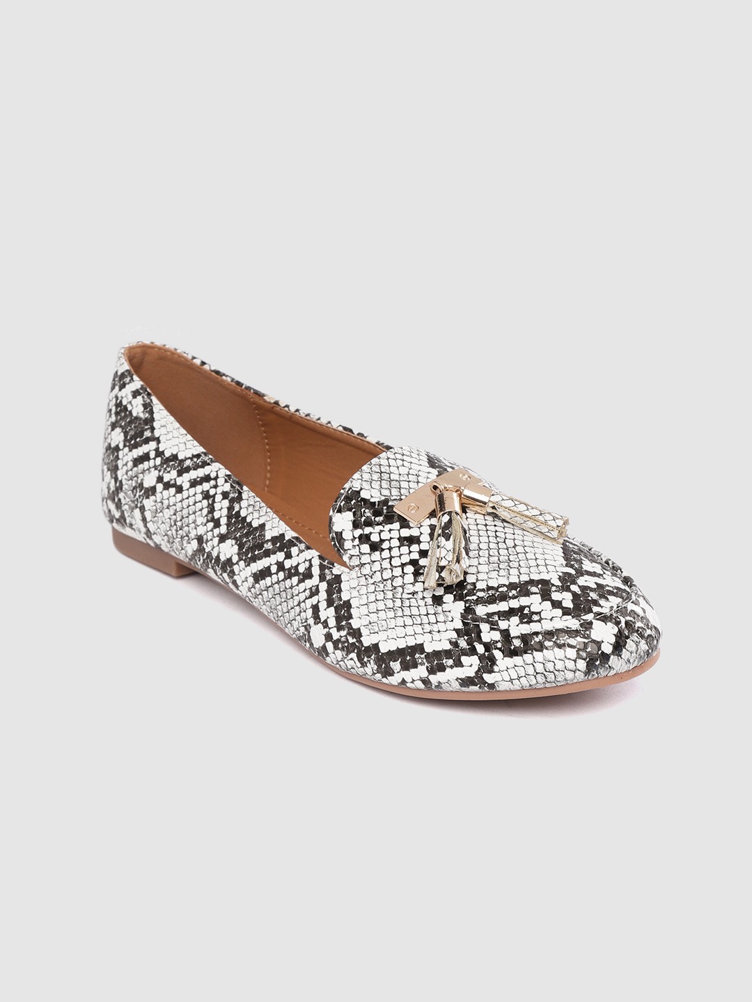 

Lavie Women White & Black Snakeskin Textured Tasselled Loafers