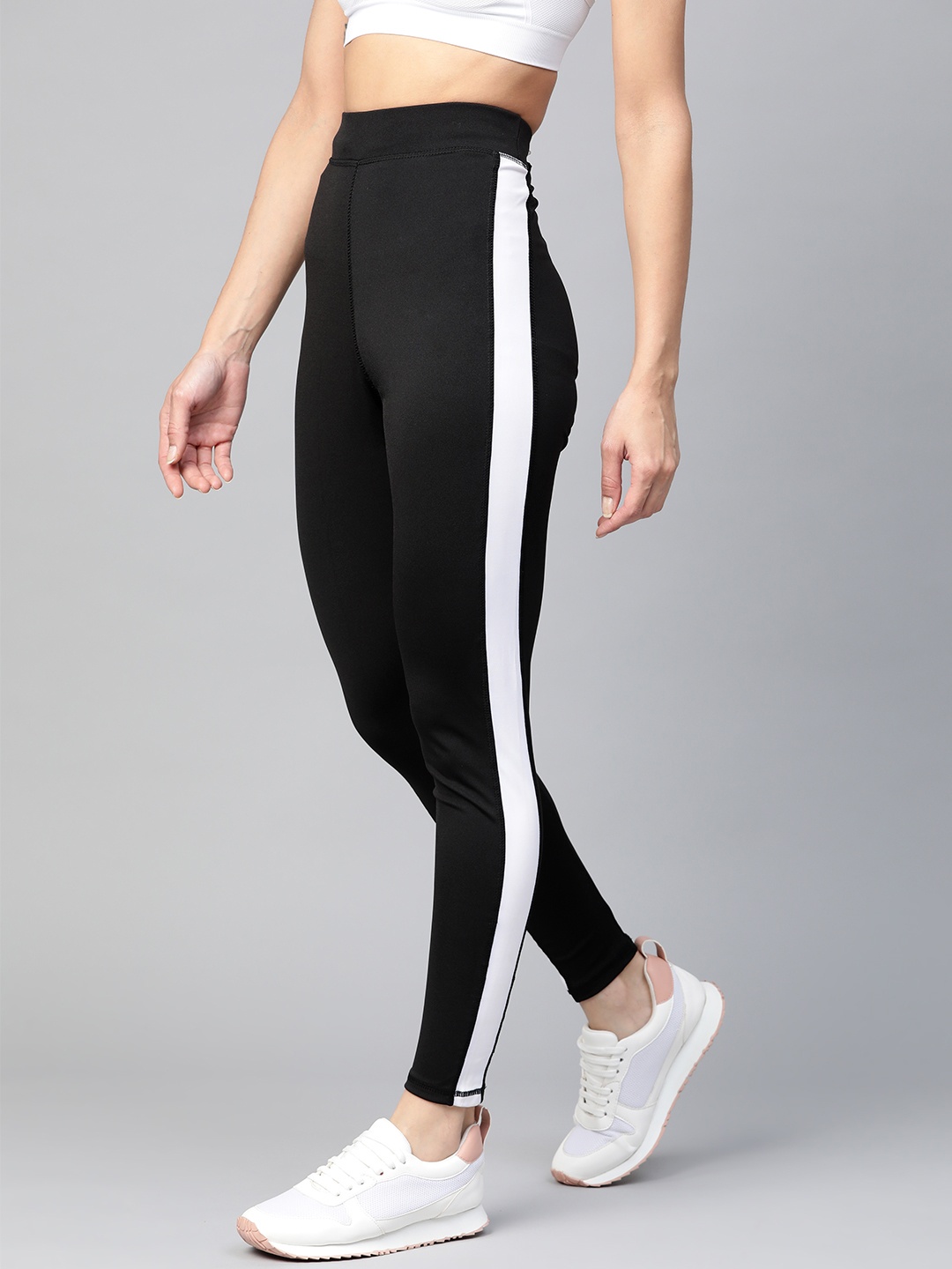 

M7 by Metronaut Women Black & White High-Rise Solid Training Tights