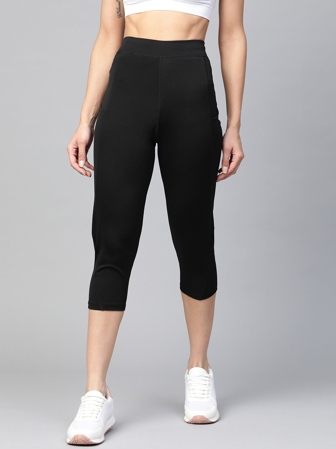 

M7 by Metronaut Women Black Solid 3/4th Tights