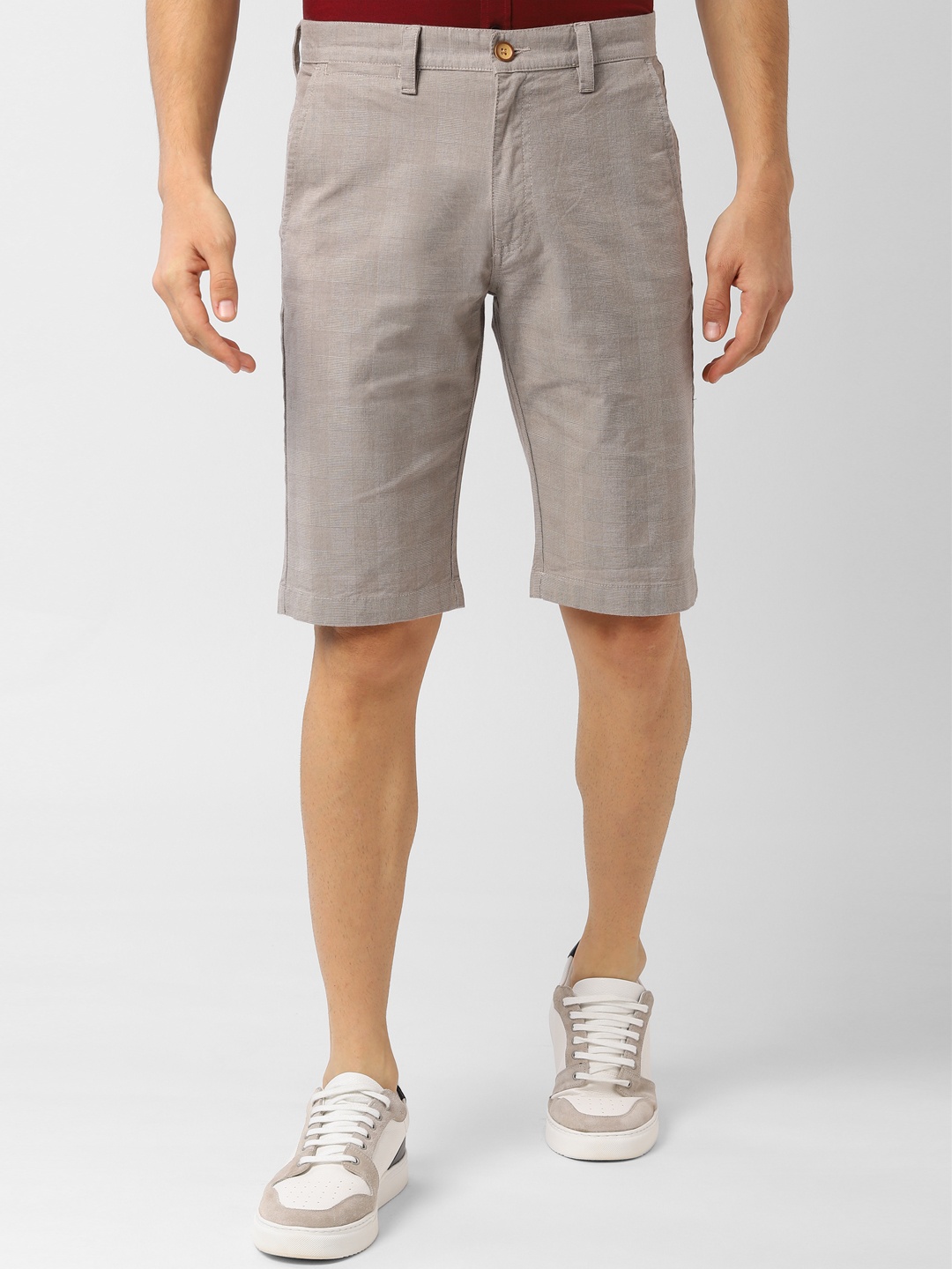

Peter England Casuals Men Beige Checked Regular Fit Regular Shorts