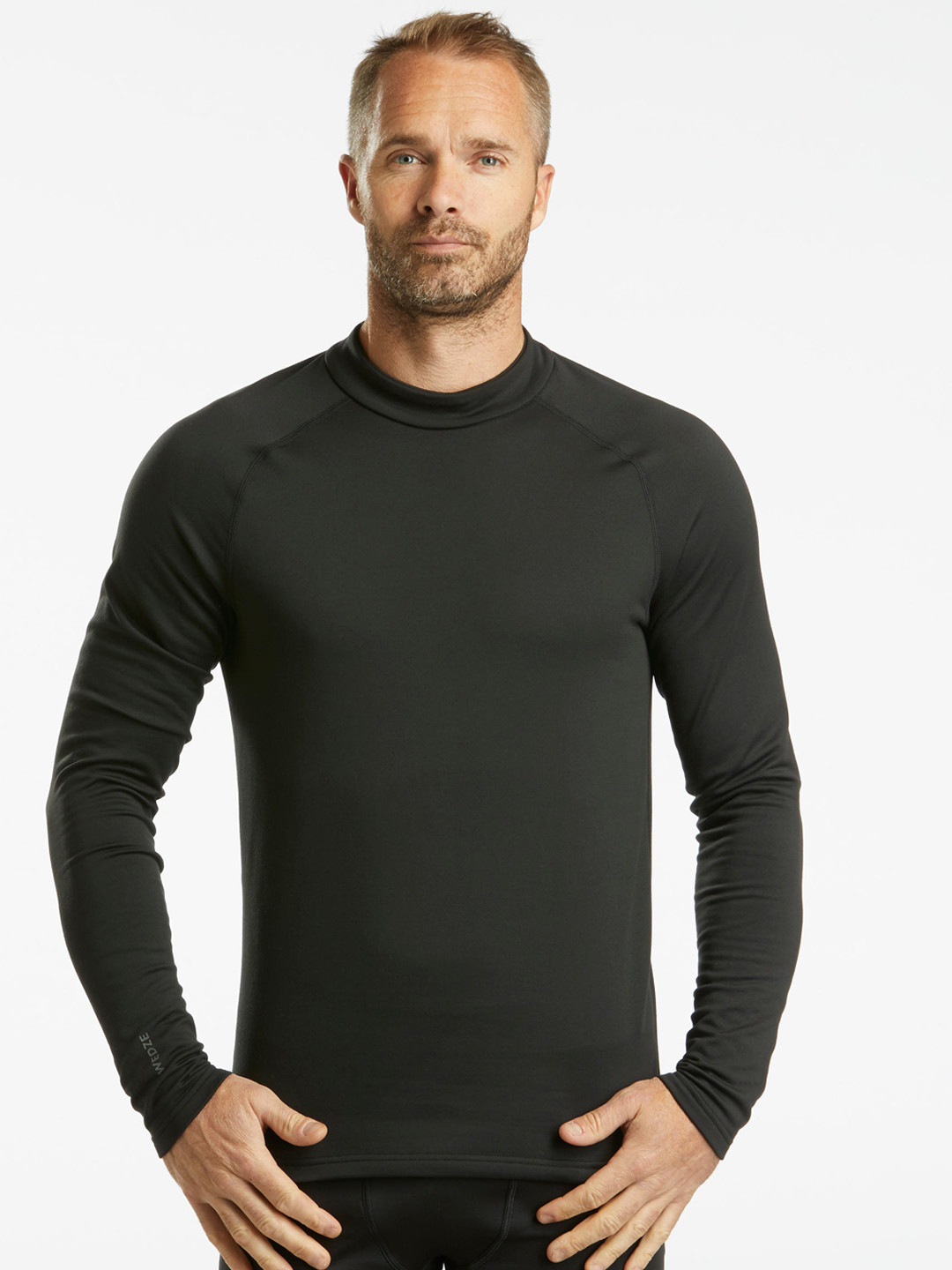 

WEDZE By Decathlon Men Black Solid Skiing and Snowboarding Thermal T-shirt