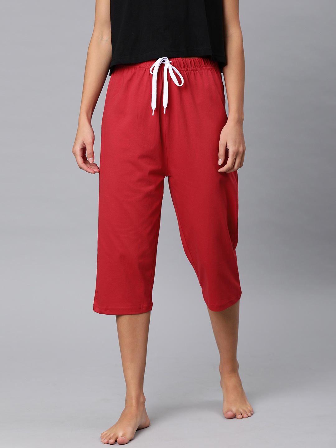 

QUARANTINE Women Red Solid Regular Fit Lounge Capris
