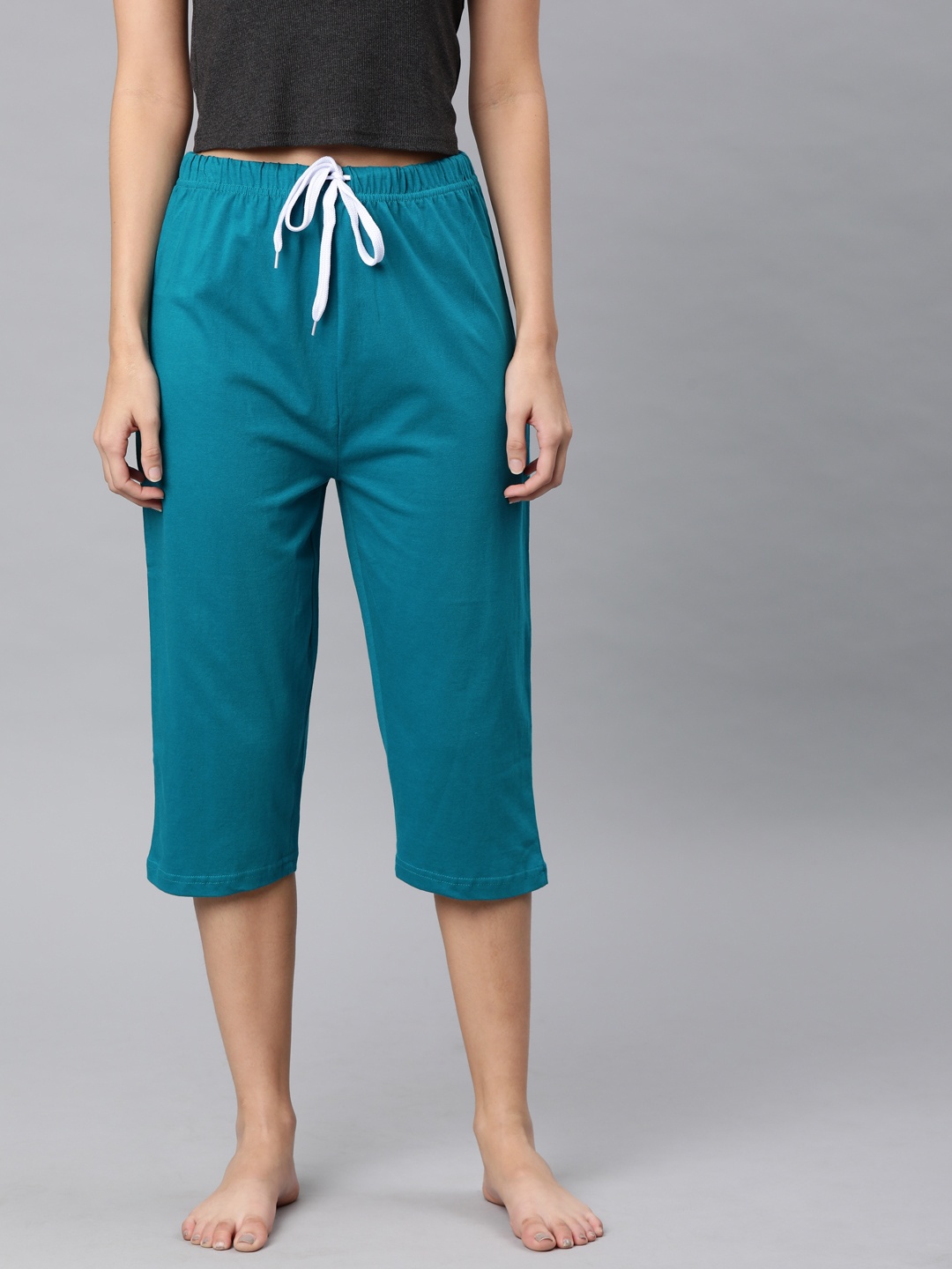 

QUARANTINE Women Blue Solid Regular Fit Capris