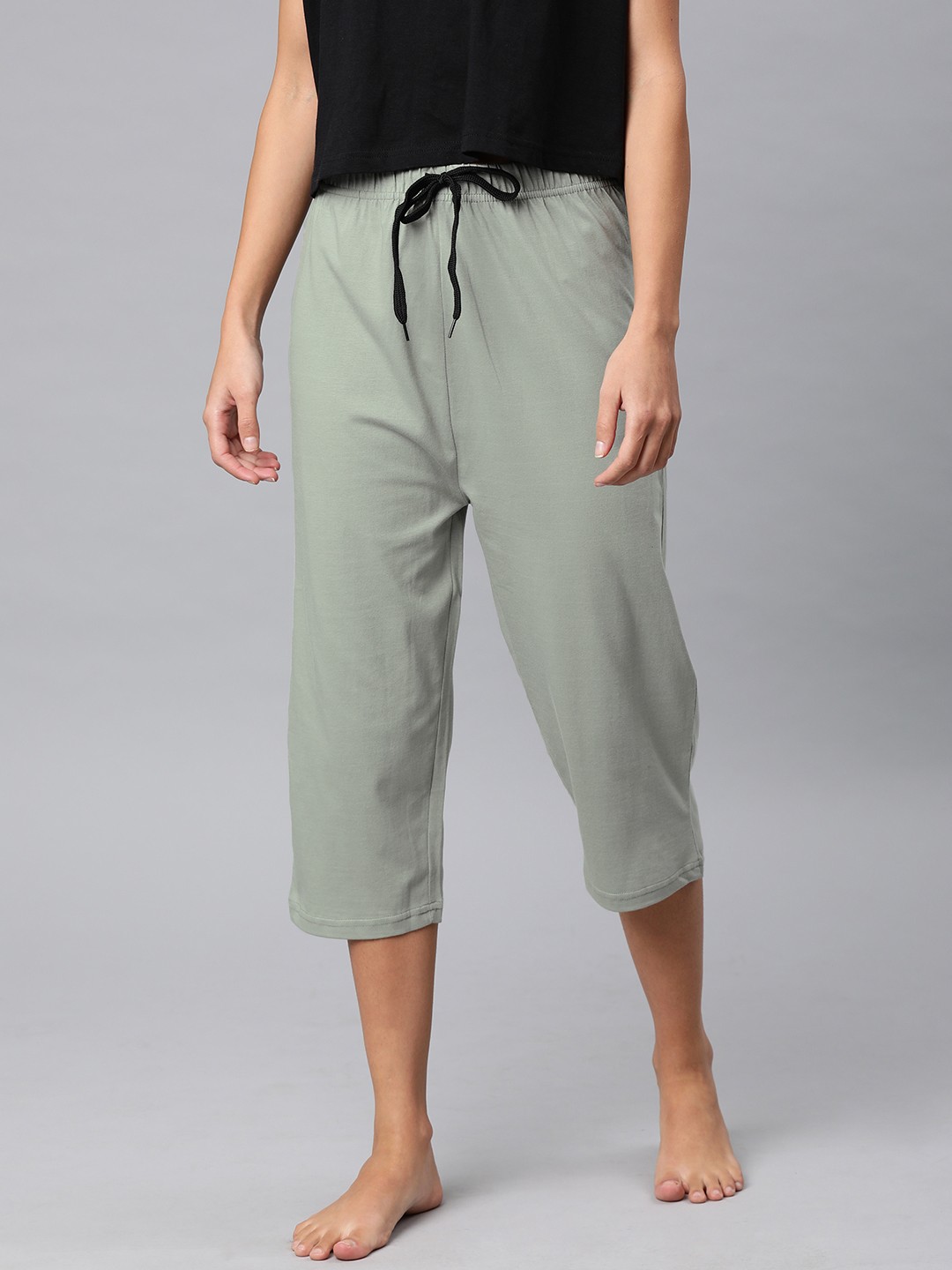 

QUARANTINE Women Grey Solid Regular Fit Lounge Capris
