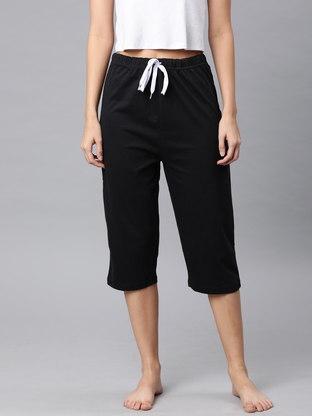 

QUARANTINE Women Black Solid Regular Fit Capris