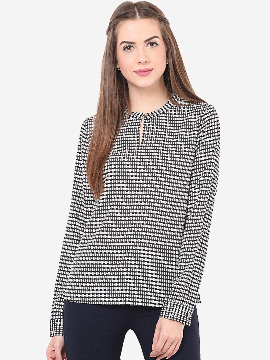 

Porsorte Women Black & White Regular Fit Checked Formal Shirt