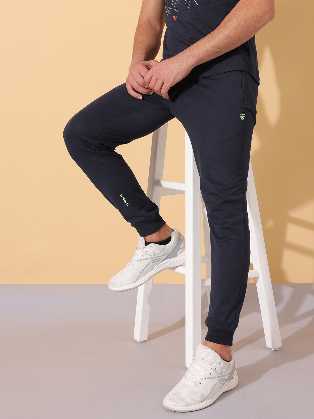 

Cultsport Men Navy Blue Solid Regular Fit Joggers