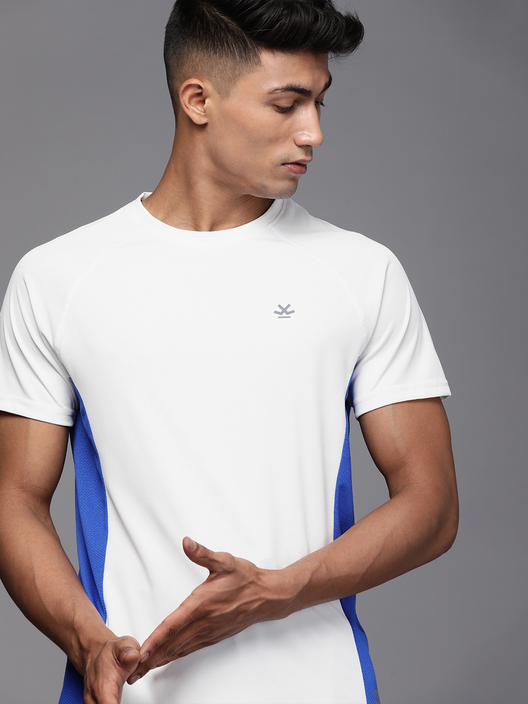 

WROGN ACTIVE Men White Solid Round Neck T-shirt with Contrast Panels