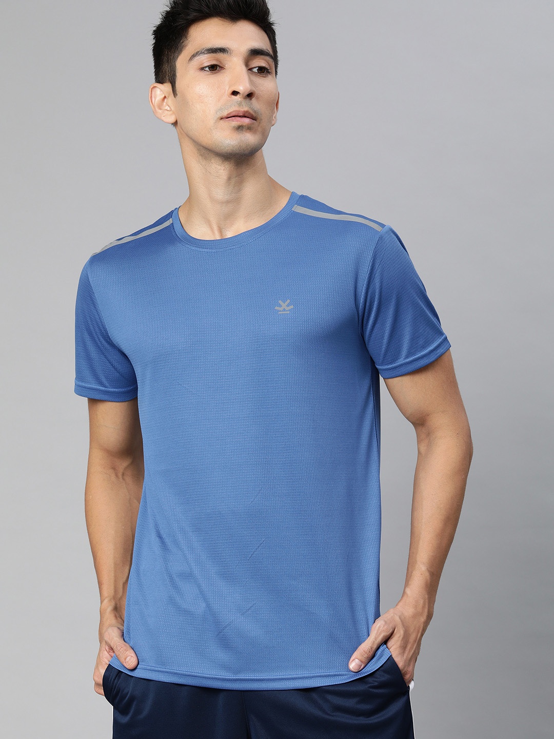 

WROGN ACTIVE Men Blue Solid Round Neck T-shirt