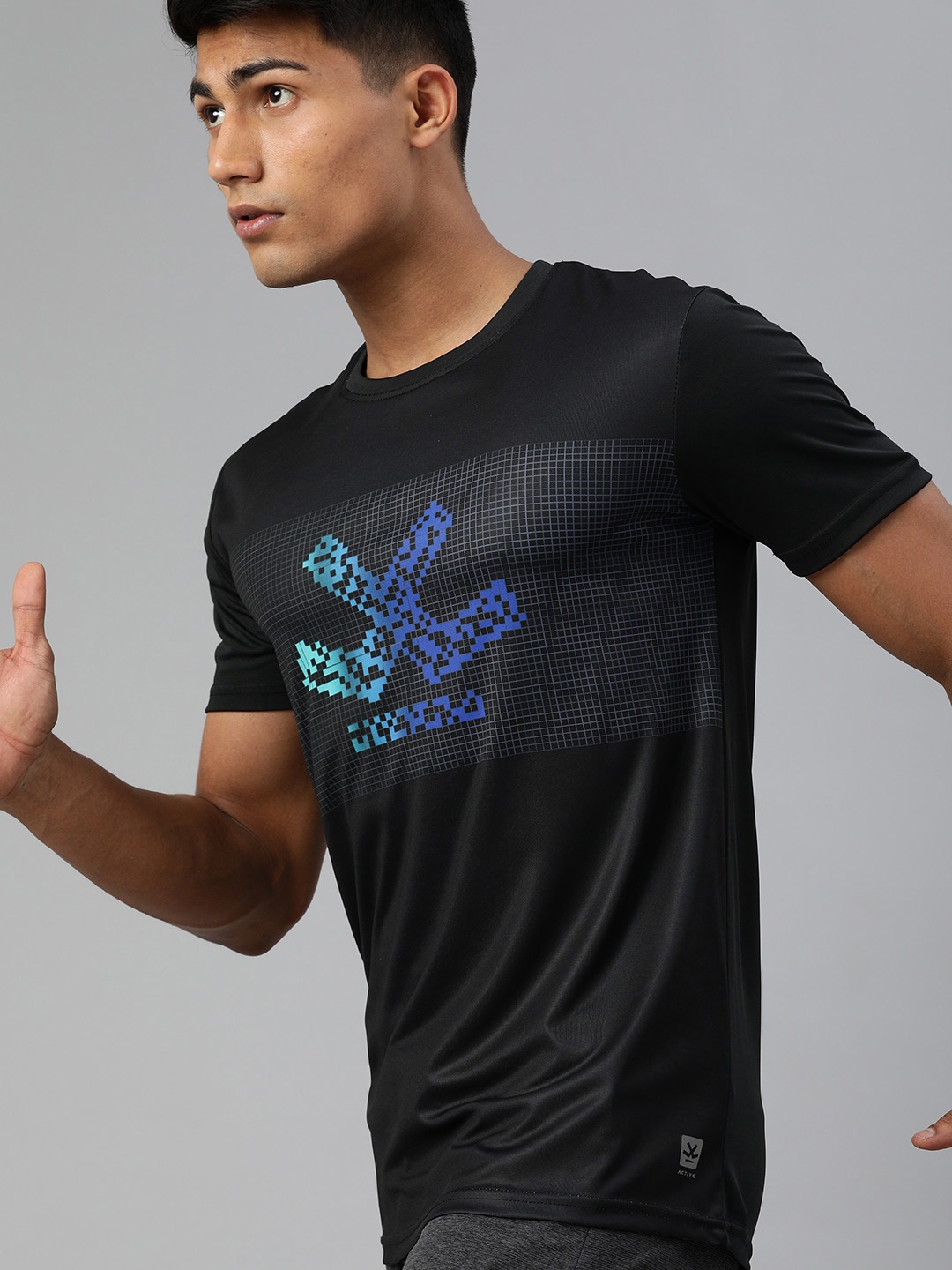 

WROGN ACTIVE Men Black Slim Fit Brand Logo Printed Round Neck T-shirt