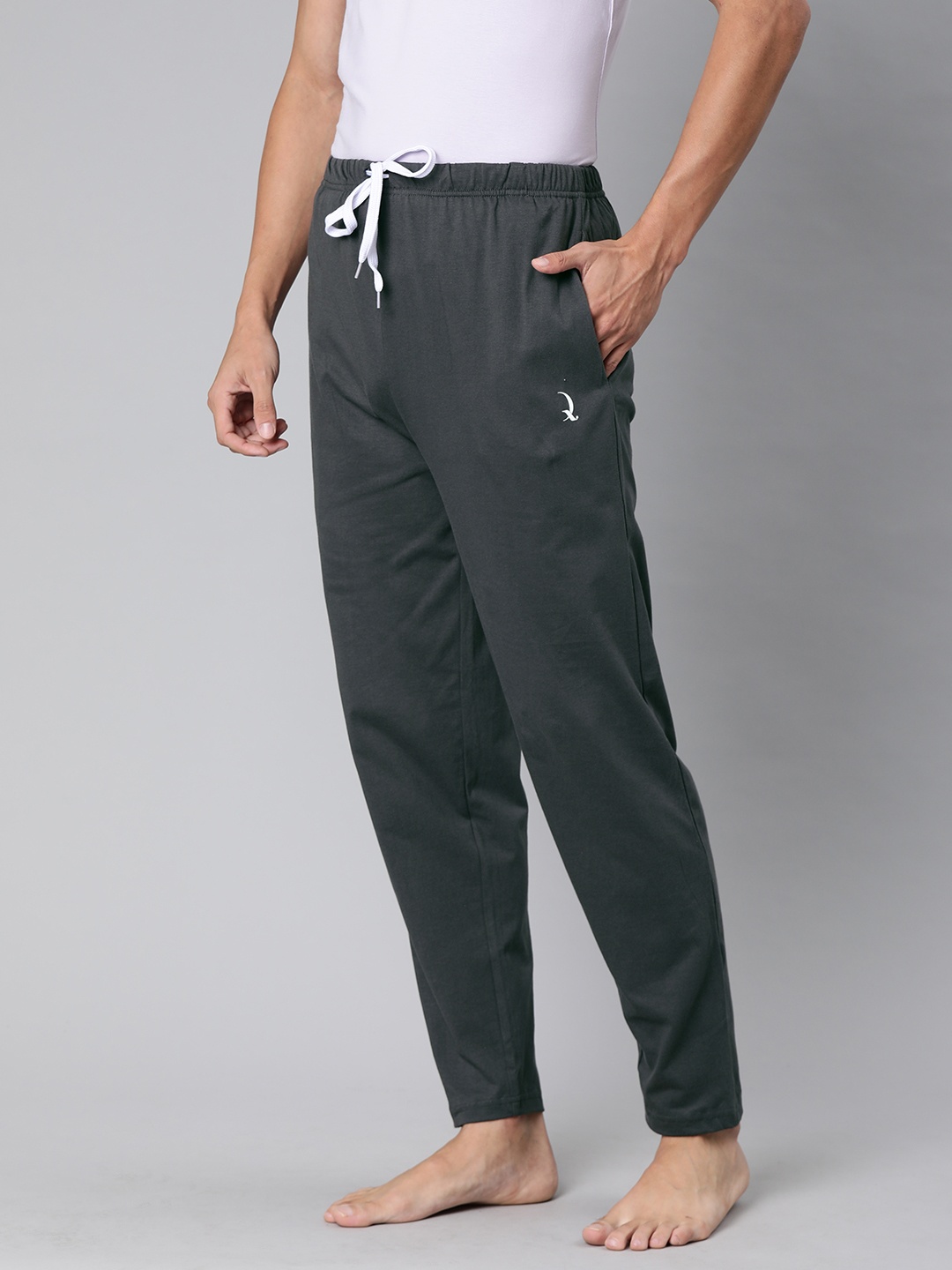 

QUARANTINE Men Grey Solid Lounge Pants
