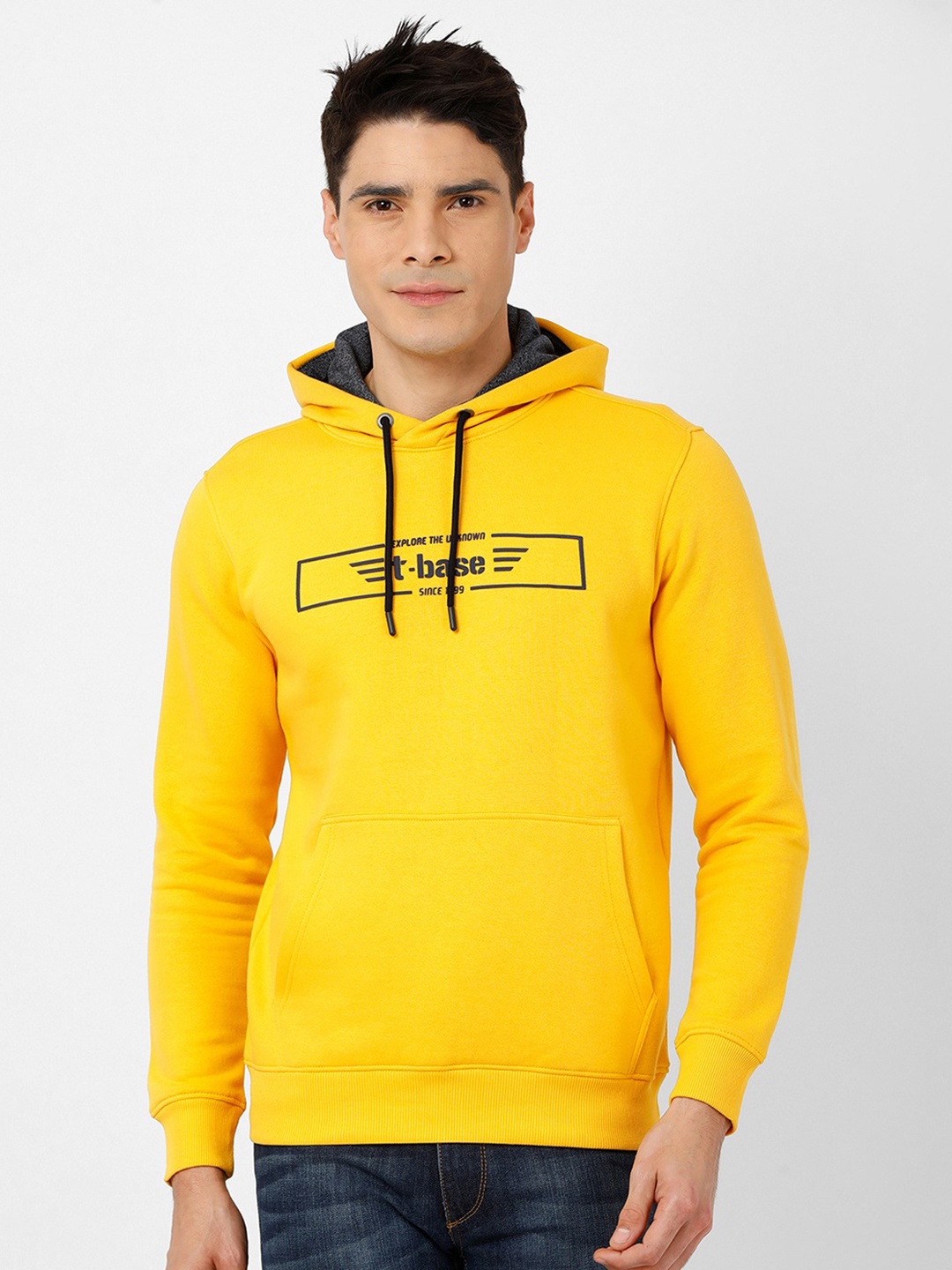 

t-base Men Yellow Printed Hooded Sweatshirt