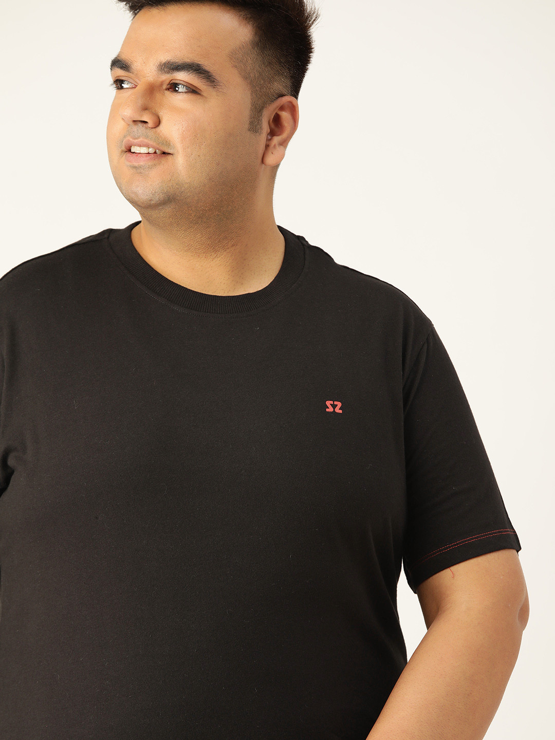 

Sztori Men Plus Size Black Pure Cotton Solid Round Neck Pure Cotton T-shirt