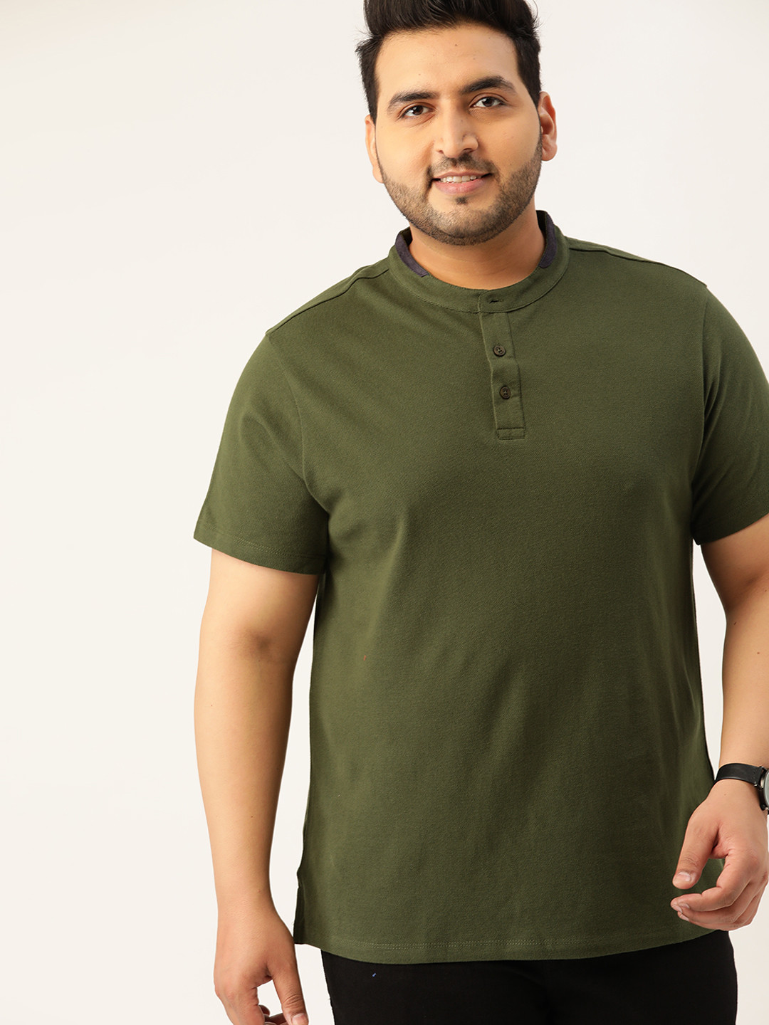 

Sztori Men Plus Size Olive Green Solid Henley Neck T-shirt