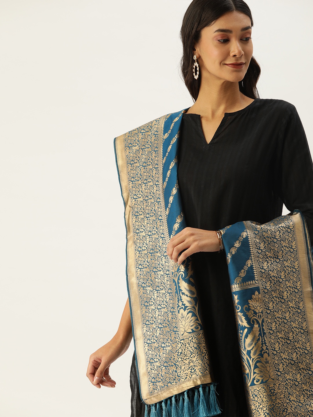 

VASTRANAND Blue & Gold-Toned Woven Design Dupatta