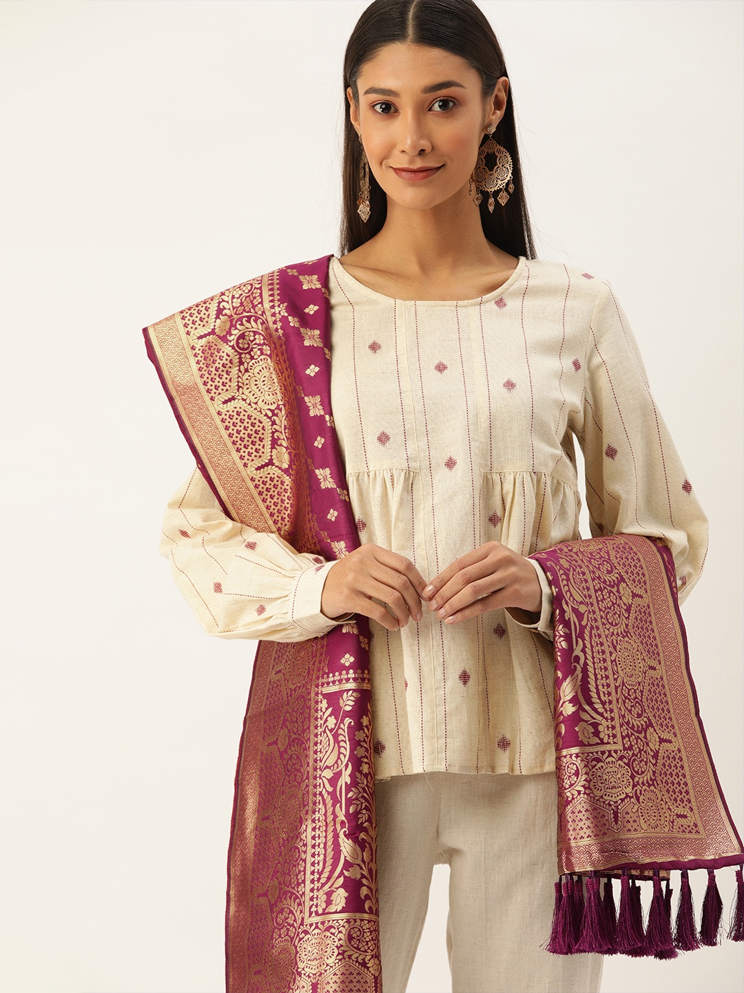 

VASTRANAND Burgundy & Gold-Toned Woven Design Dupatta