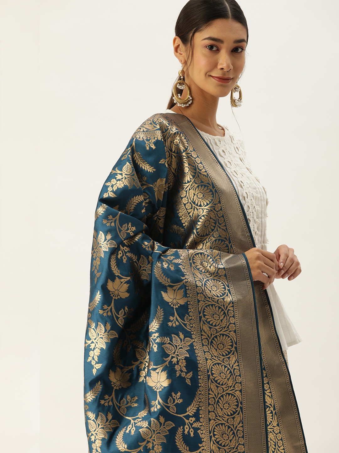 

VASTRANAND Blue & Gold-Toned Woven Design Banarasi Dupatta