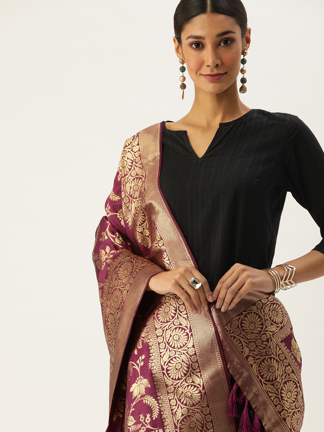

VASTRANAND Magenta Pink & Gold-Toned Woven Design Dupatta