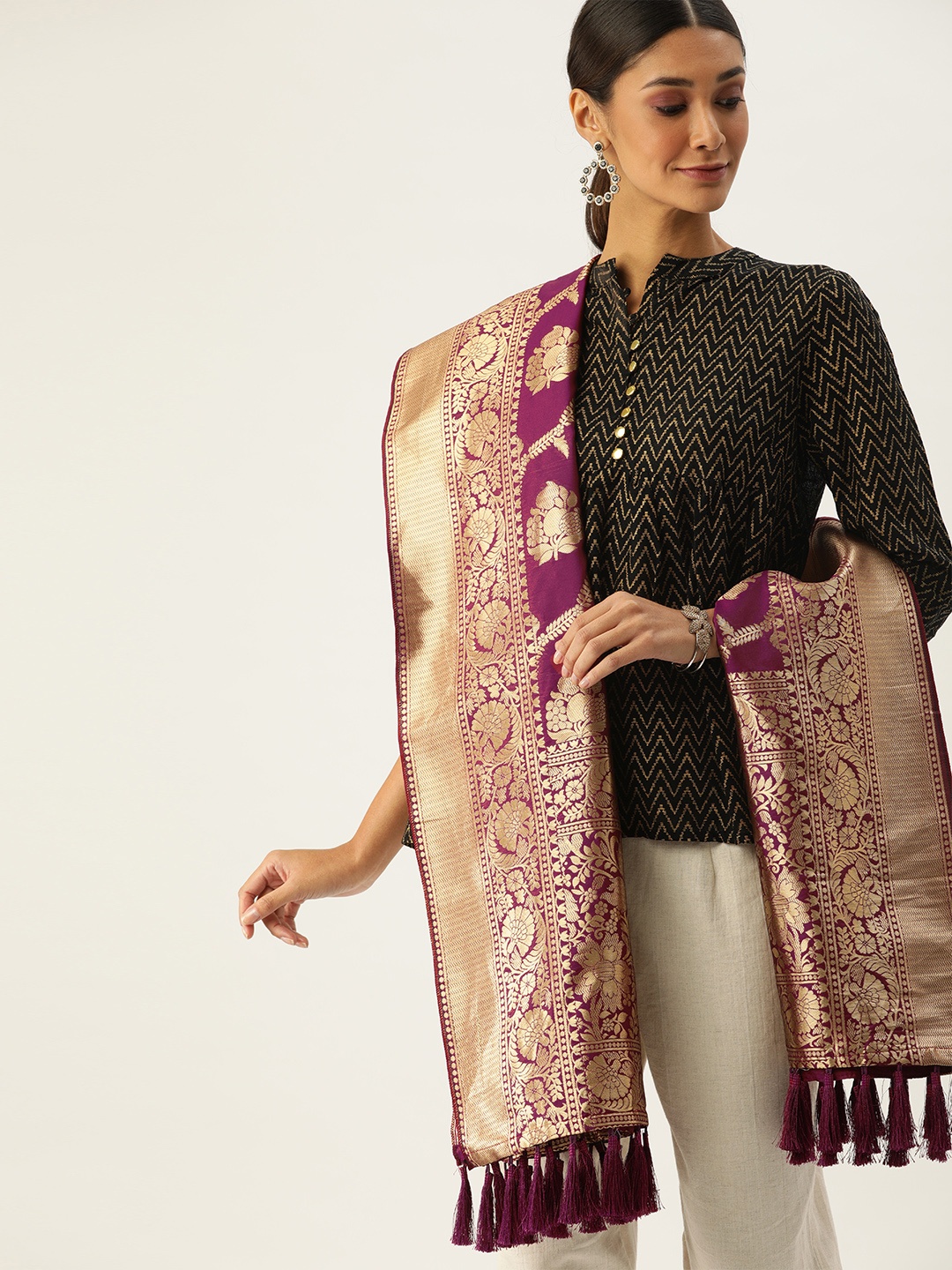 

VASTRANAND Burgundy & Gold-Coloured Woven Design Dupatta