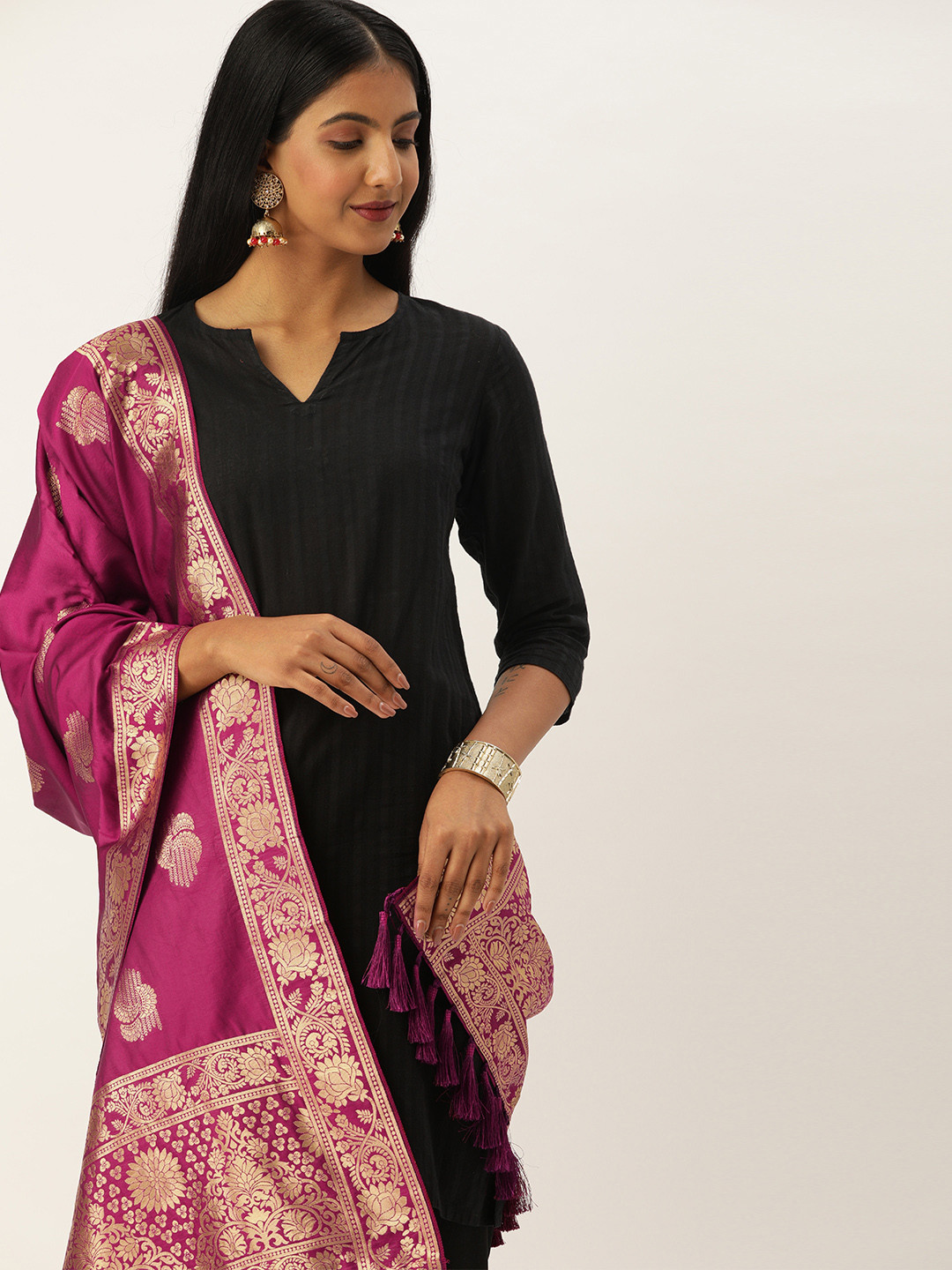 

VASTRANAND Pink & Golden Woven Design Dupatta