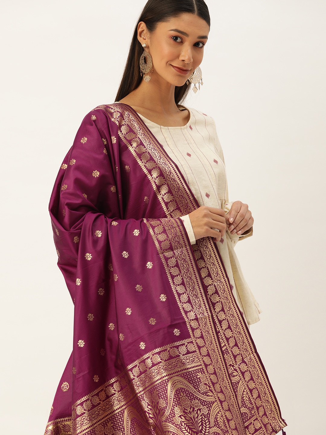 

VASTRANAND Burgundy & Gold-Toned Woven Design Dupatta