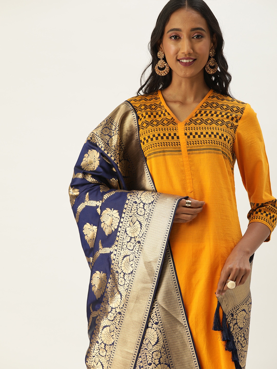 

VASTRANAND Navy Blue & Gold-Toned Woven Design Dupatta