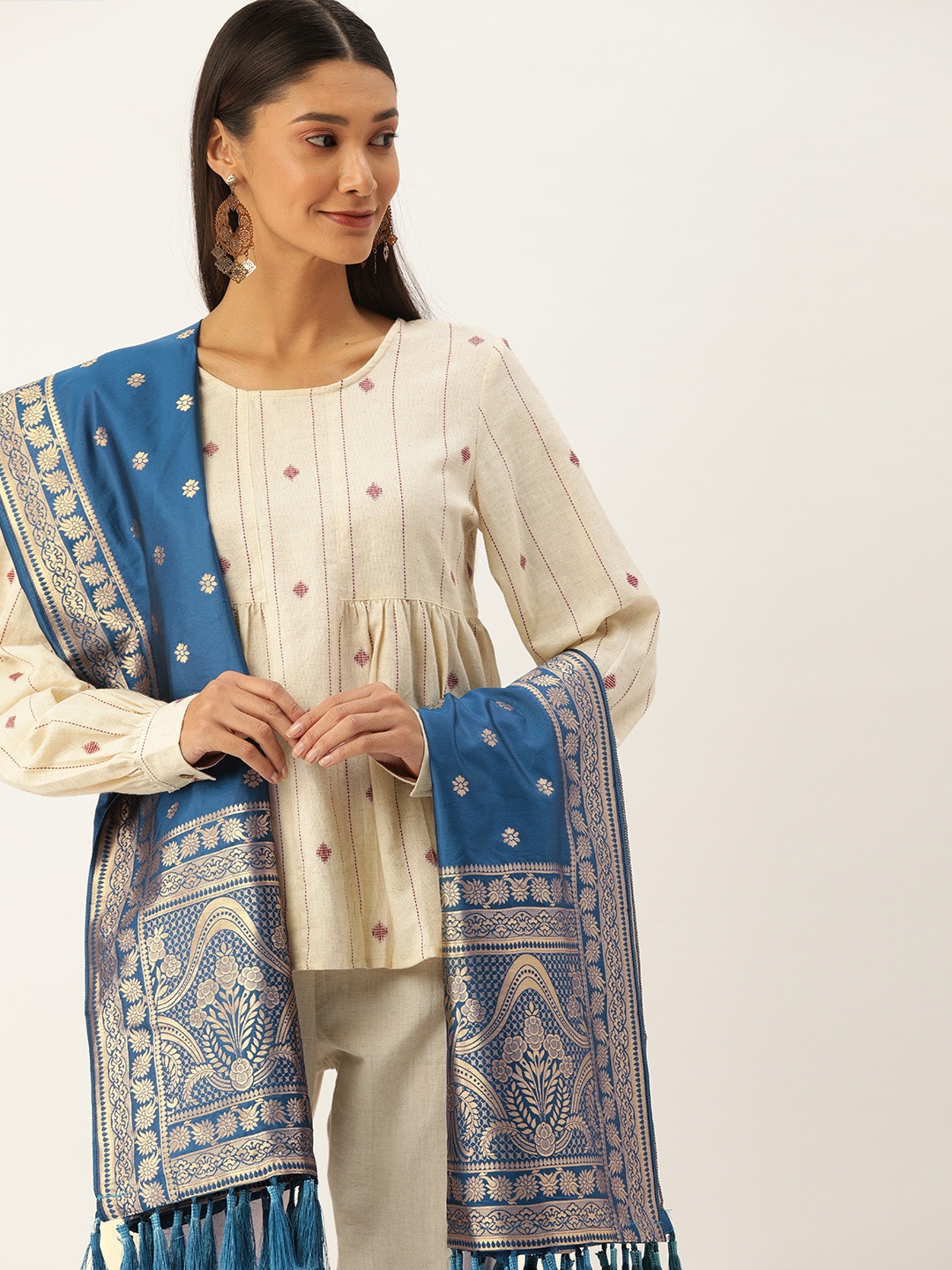 

VASTRANAND Blue & Gold-Toned Woven Design Dupatta