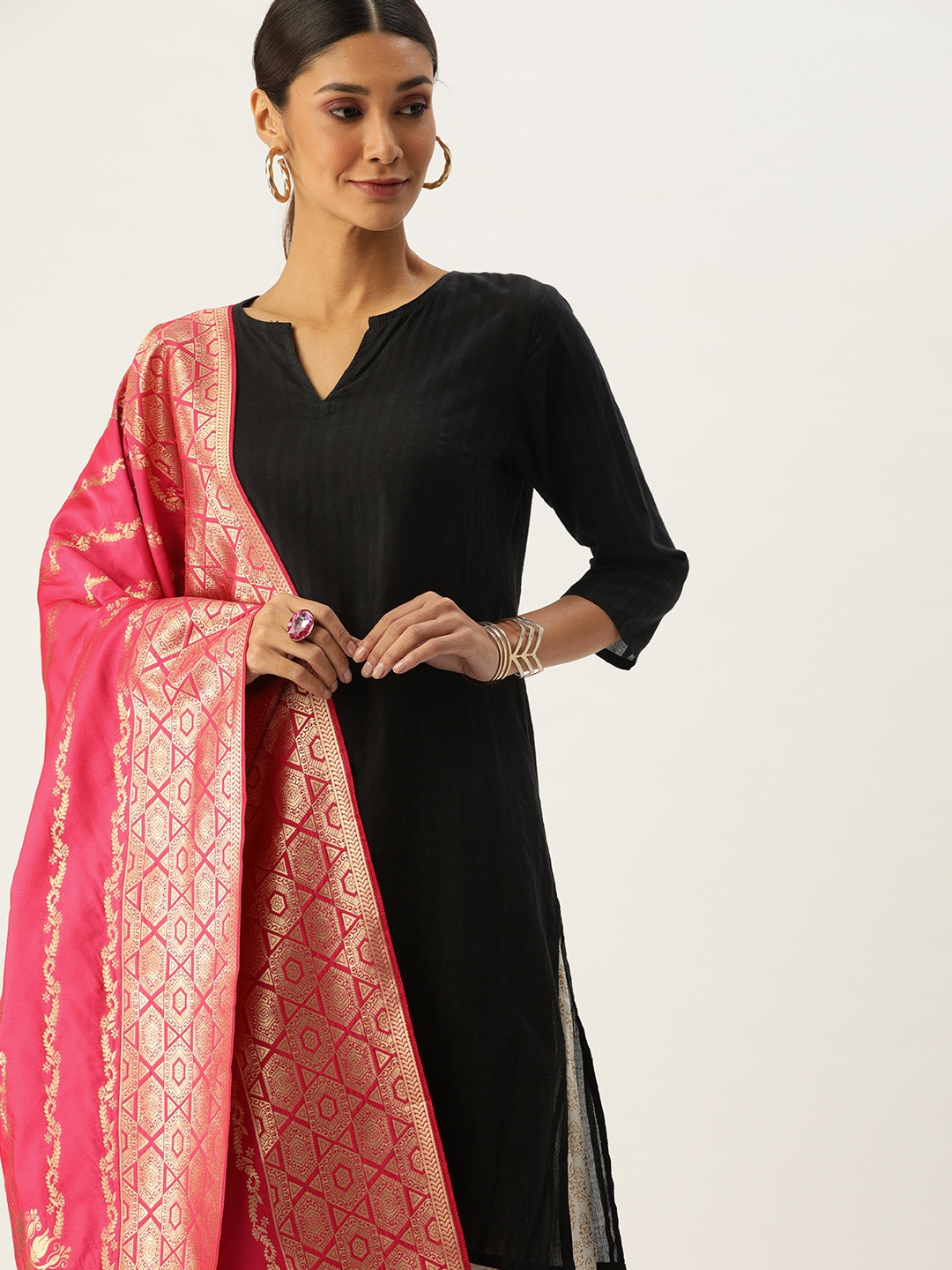 

VASTRANAND Pink & Gold-Toned Woven Design Dupatta