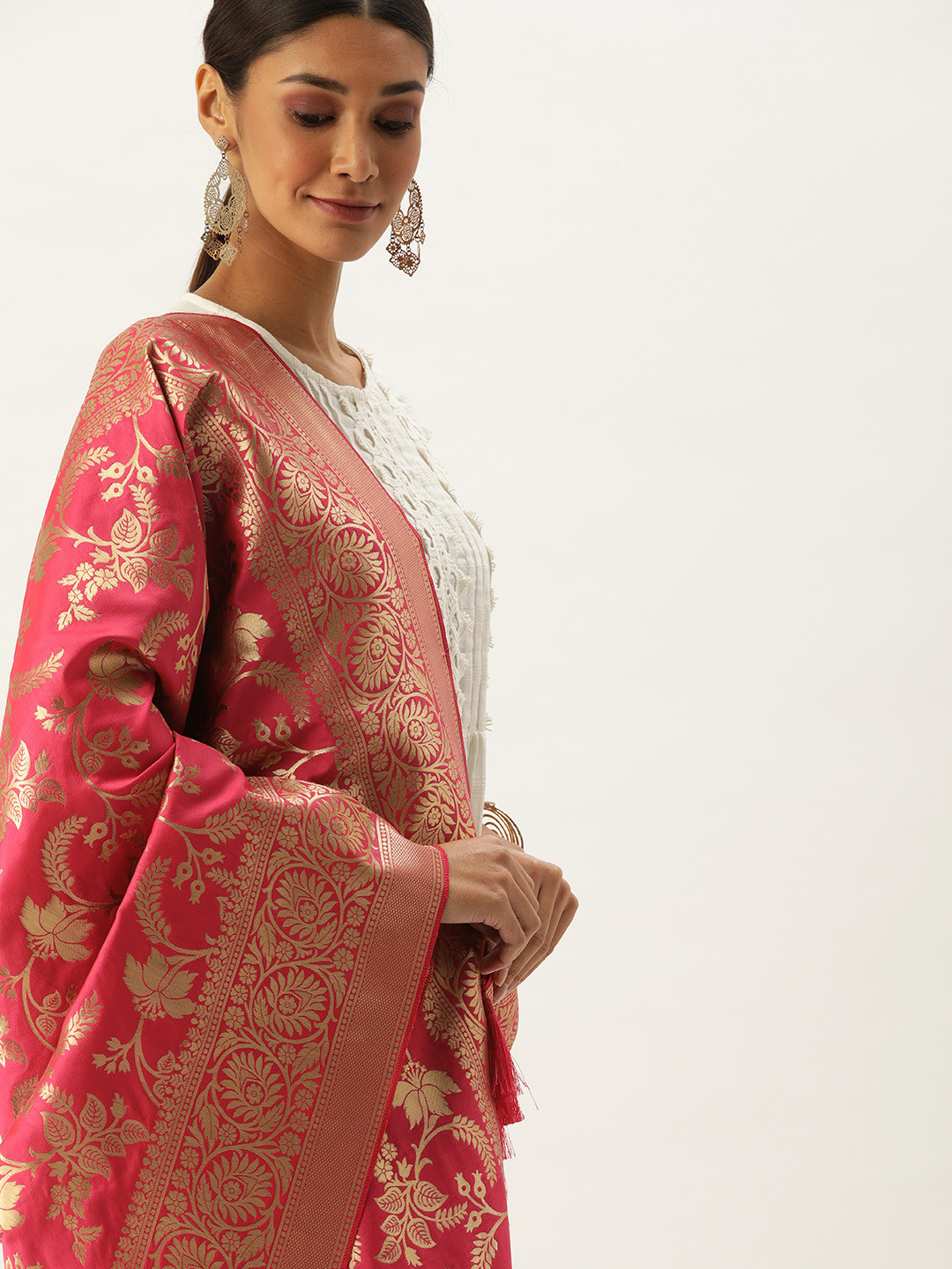 

VASTRANAND Pink & Gold-Toned Woven Design Dupatta