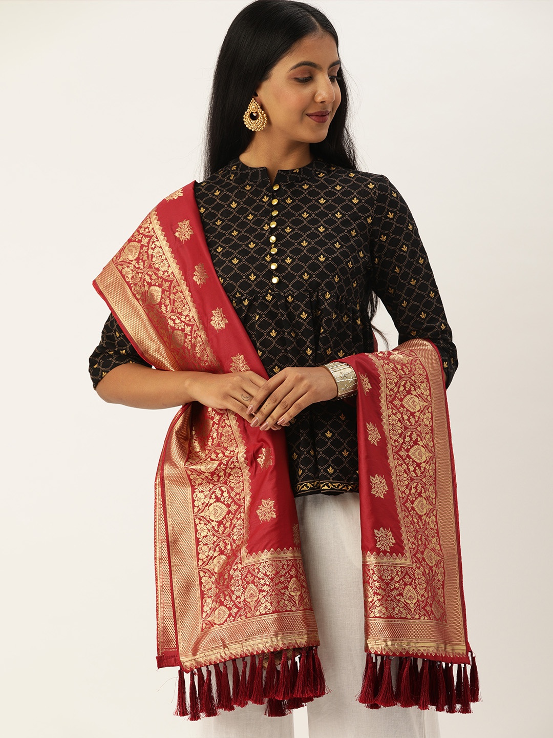 

VASTRANAND Red & Gold-Coloured Woven Design Dupatta
