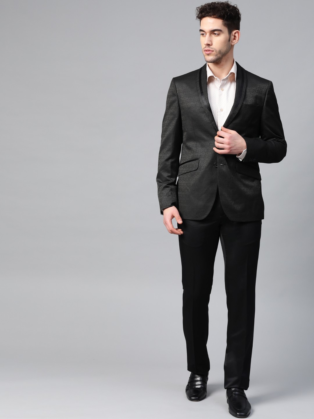 

Men Black Self Design Slim Fit Single-Breasted Suit
