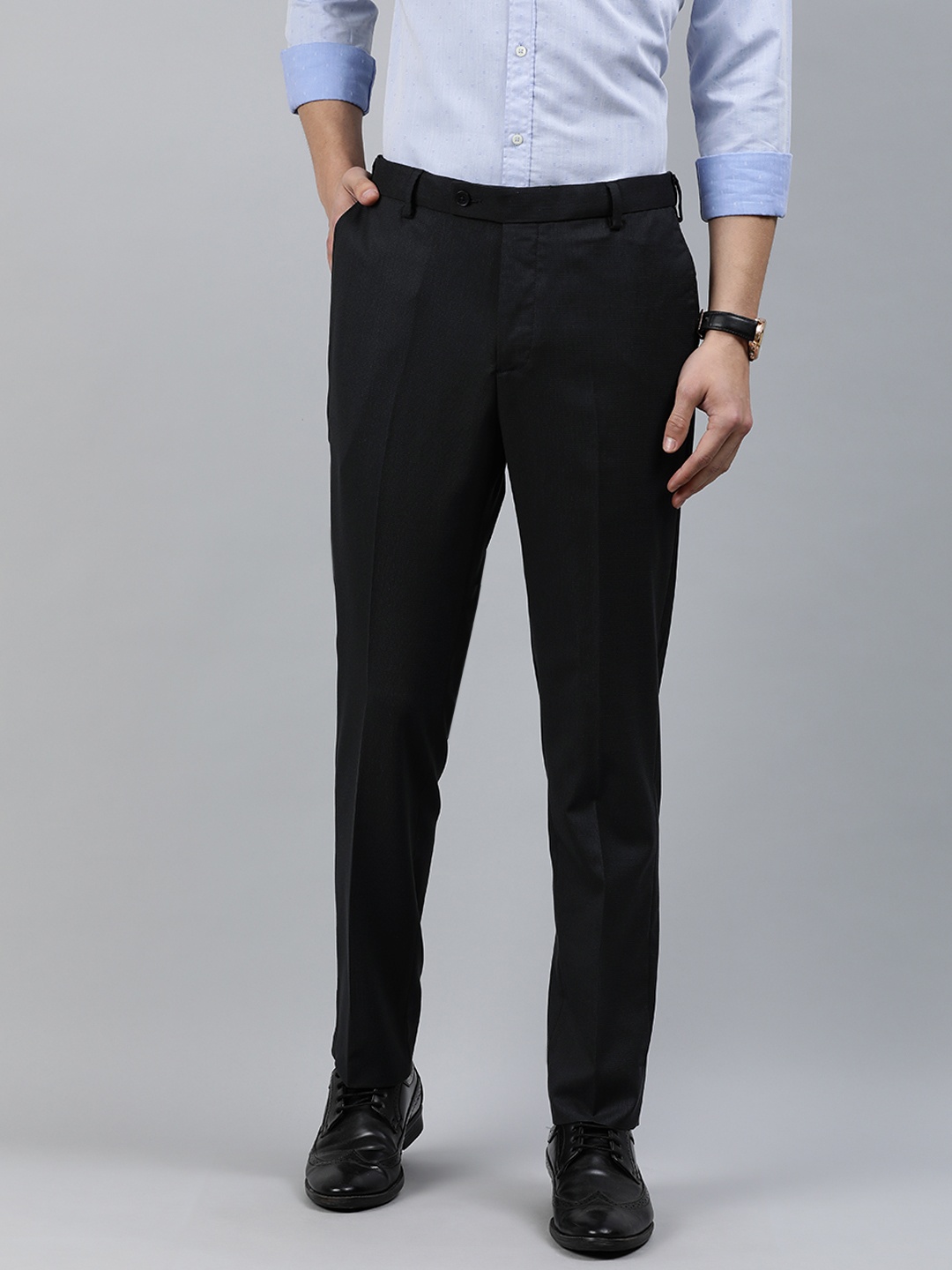 

Arrow Men Black Tapered Fit Solid Formal Trousers