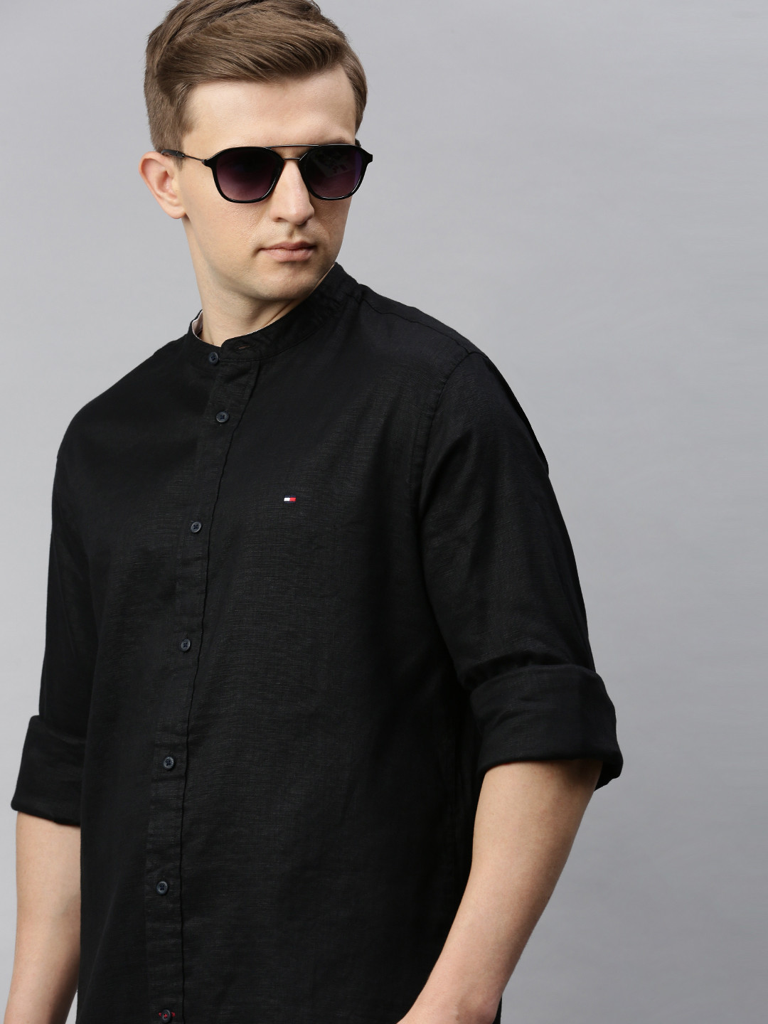 

Tommy Hilfiger Men Black Regular Fit Solid Casual Shirt