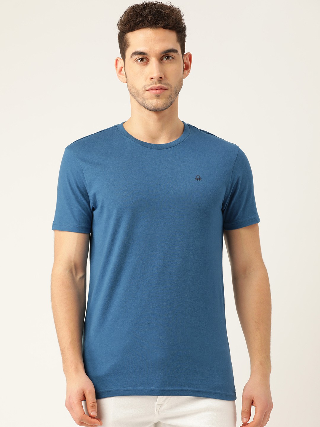 

United Colors of Benetton Men Blue Solid Round Neck T-shirt
