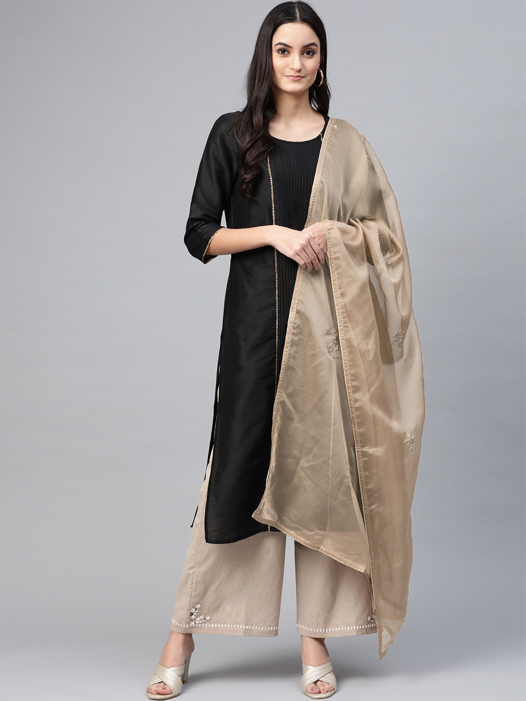 

W Beige & Golden Embroidered Dupatta