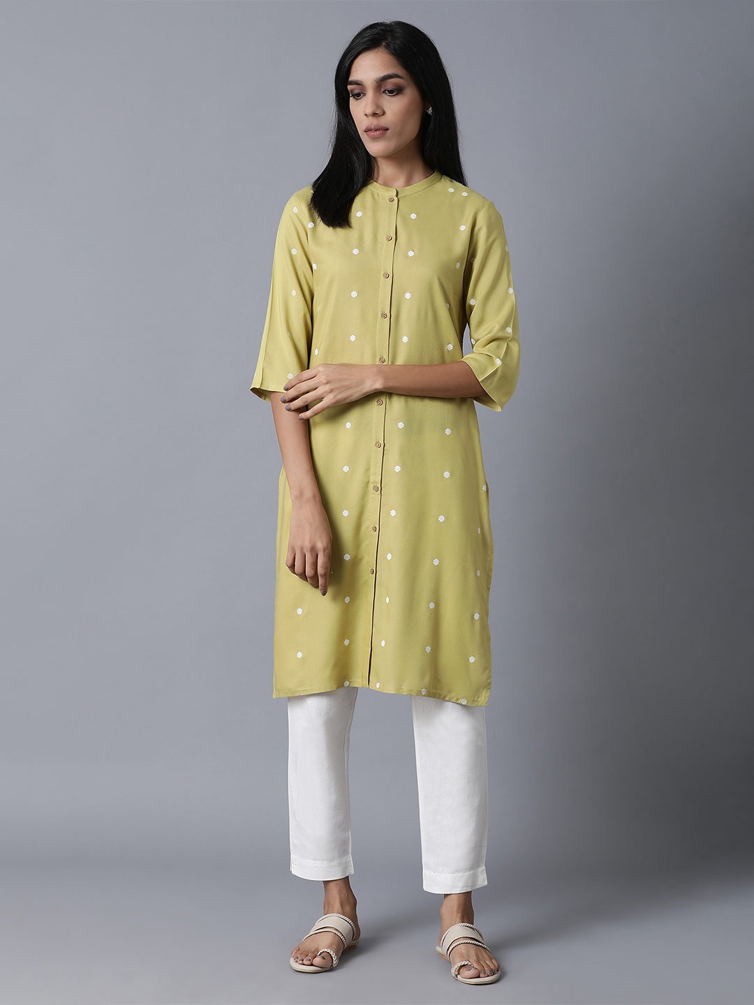 

W Women Green Solid Straight Kurta