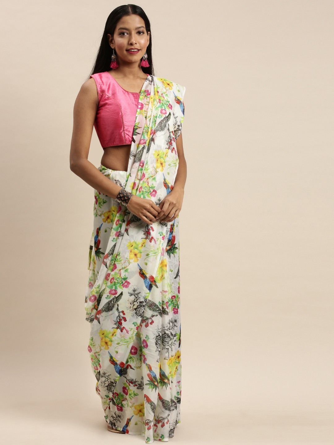

VASTRANAND White & Black Pure Silk Floral Printed Saree