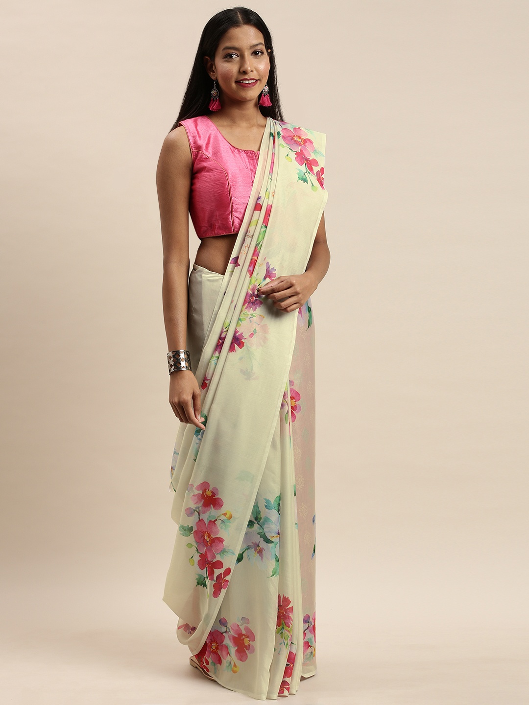 

VASTRANAND Off-White & Pink Pure Silk Floral Printed Saree