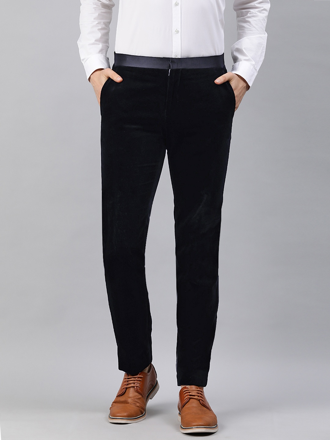 

Tommy Hilfiger Men Navy Blue Pure Cotton Velvet Tailored Slim Fit Solid Regular Trousers