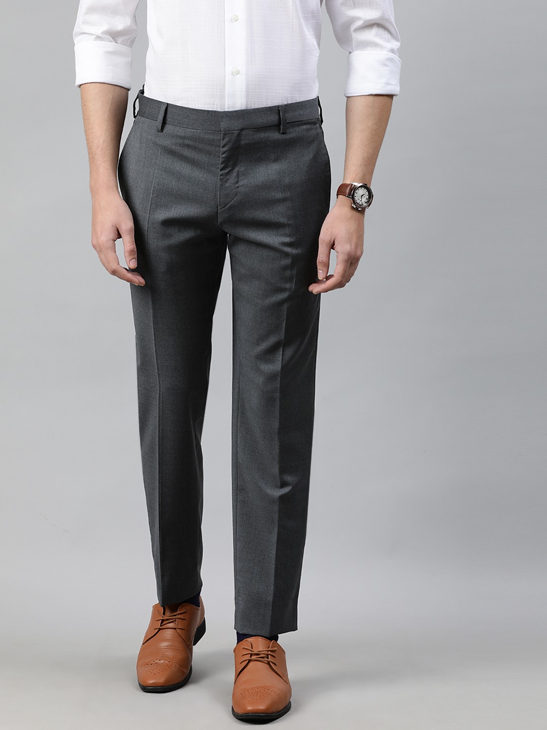 

Tommy Hilfiger Men Charcoal Slim Fit Solid Formal Trousers