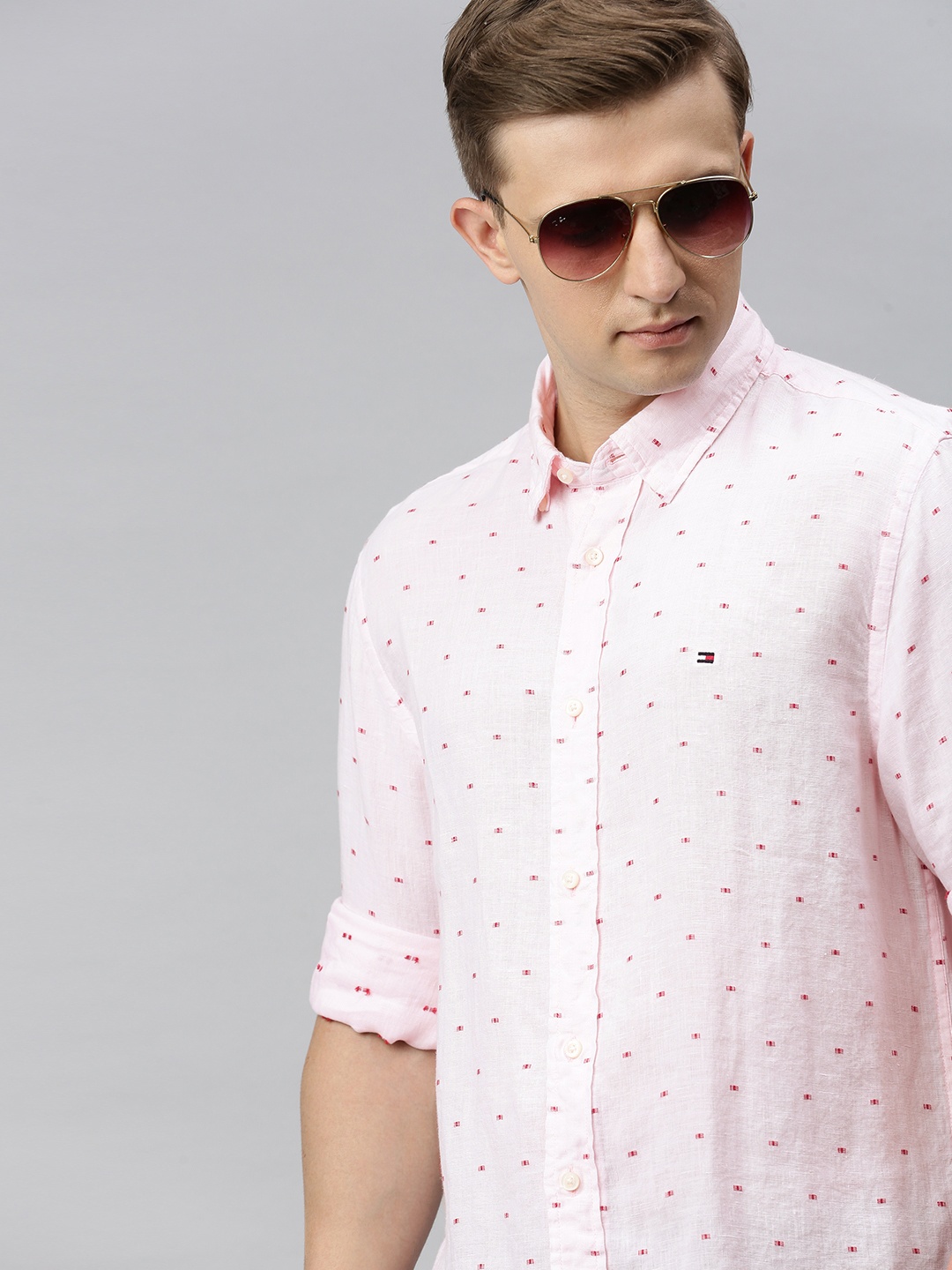 

Tommy Hilfiger Men Pink Slim Fit Self Design Casual Linen Shirt