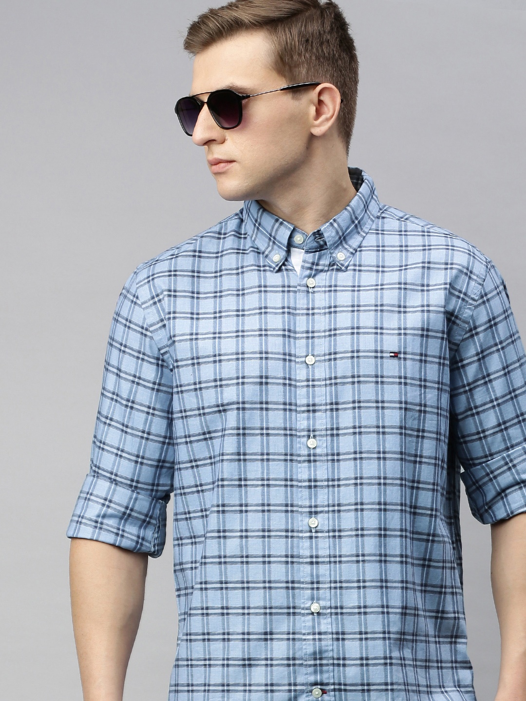 

Tommy Hilfiger Men Blue Regular Fit Checked Casual Shirt