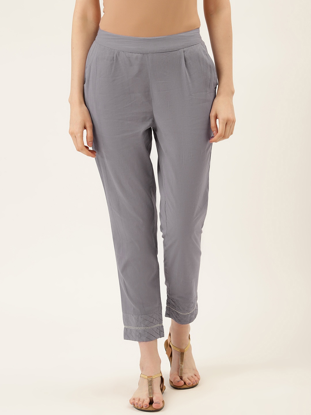 

Jaipur Kurti Women Grey Pure Cotton Solid Regular Fit Cropped Trousers