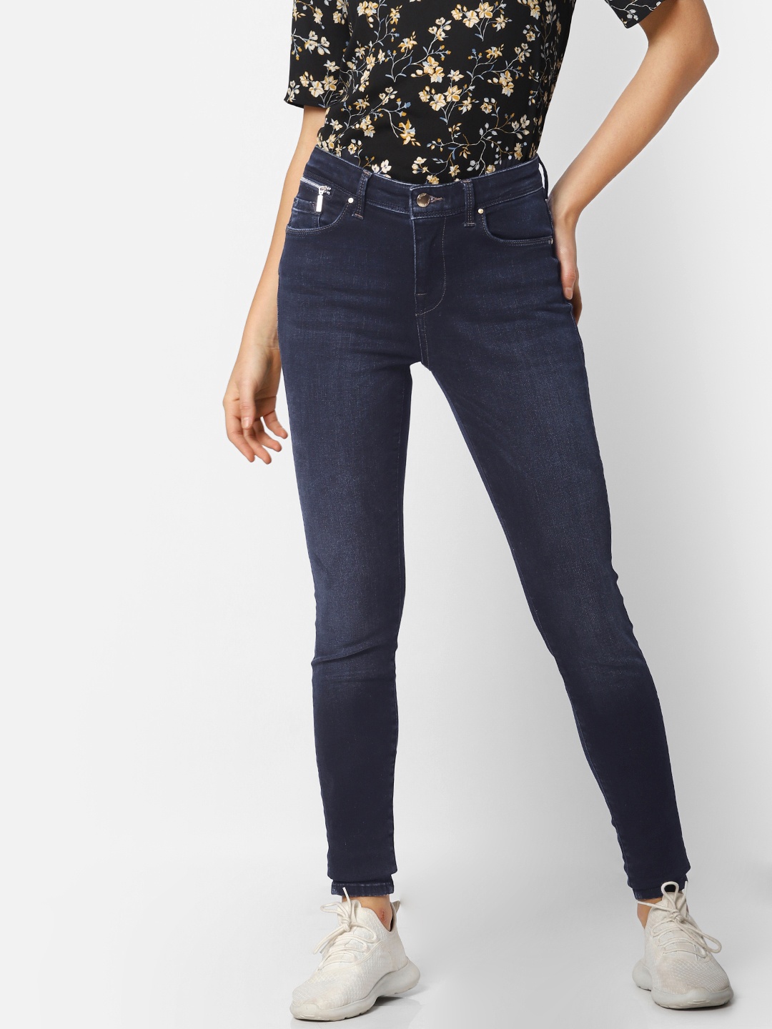 

ONLY Women Blue Isa Skinny Fit Mid-Rise Clean Look Stretchable Jeans