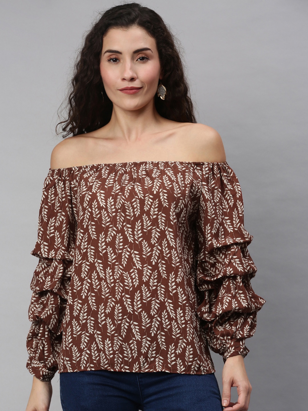 

RHHENSO Women Brown Printed Off shoulder Top