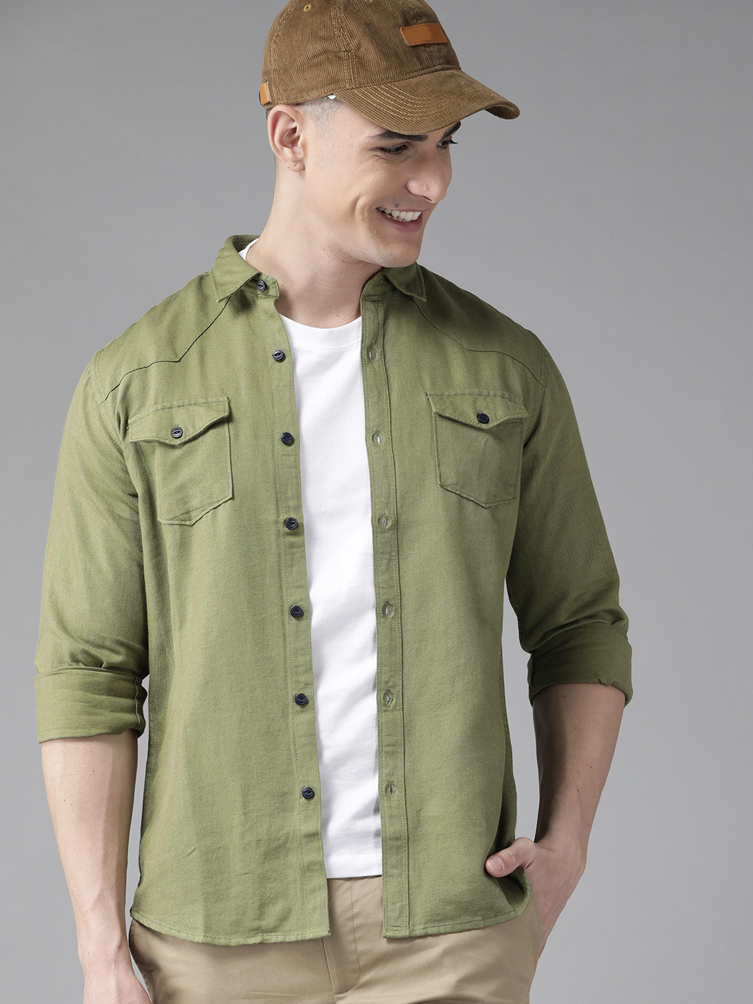 

BEAT LONDON by PEPE JEANS Men Olive Green Pure Cotton Slim Fit Casual Shirt